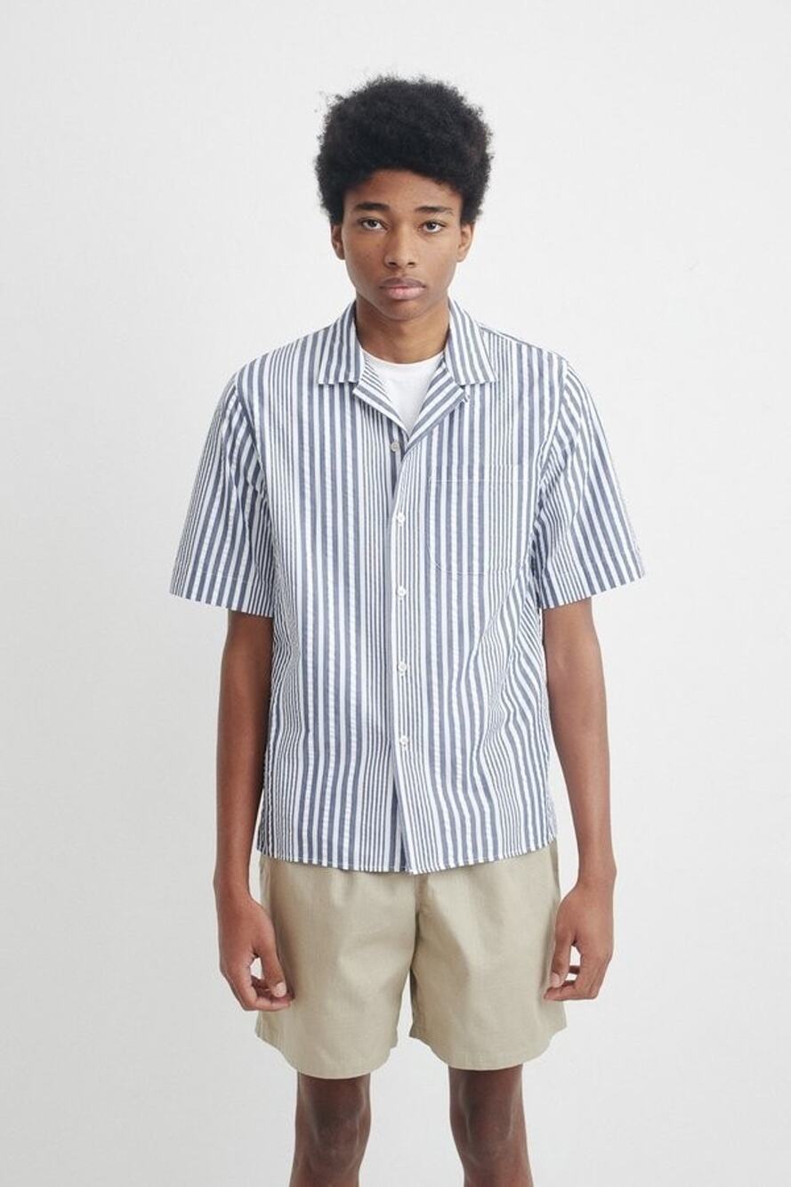 A Kind of Guise Gioia Short Sleeve Shirt in Navy/White Men's Medium Germany *